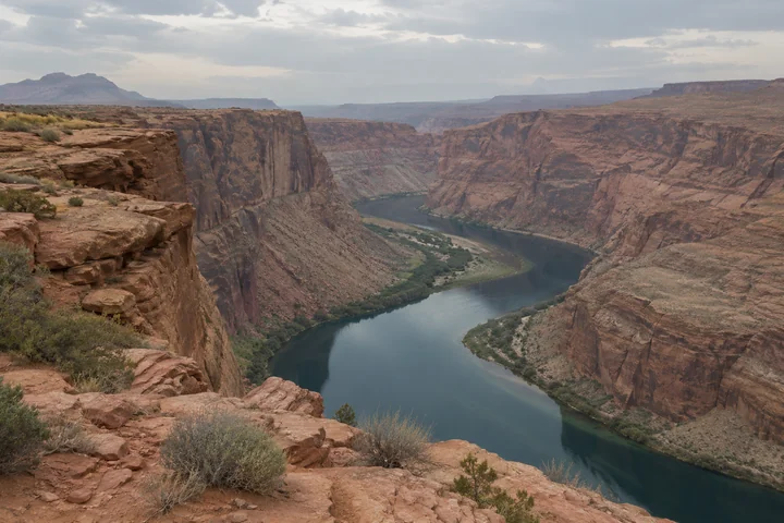 Drag to compare the canyon photo before and after the dramatic HDR effect (before)